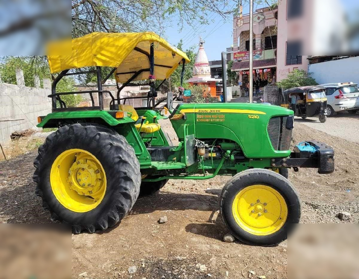 JOHN DEERE 5210 - Traktor: gambar 3 JOHN DEERE 5210 - Traktor: gambar 3