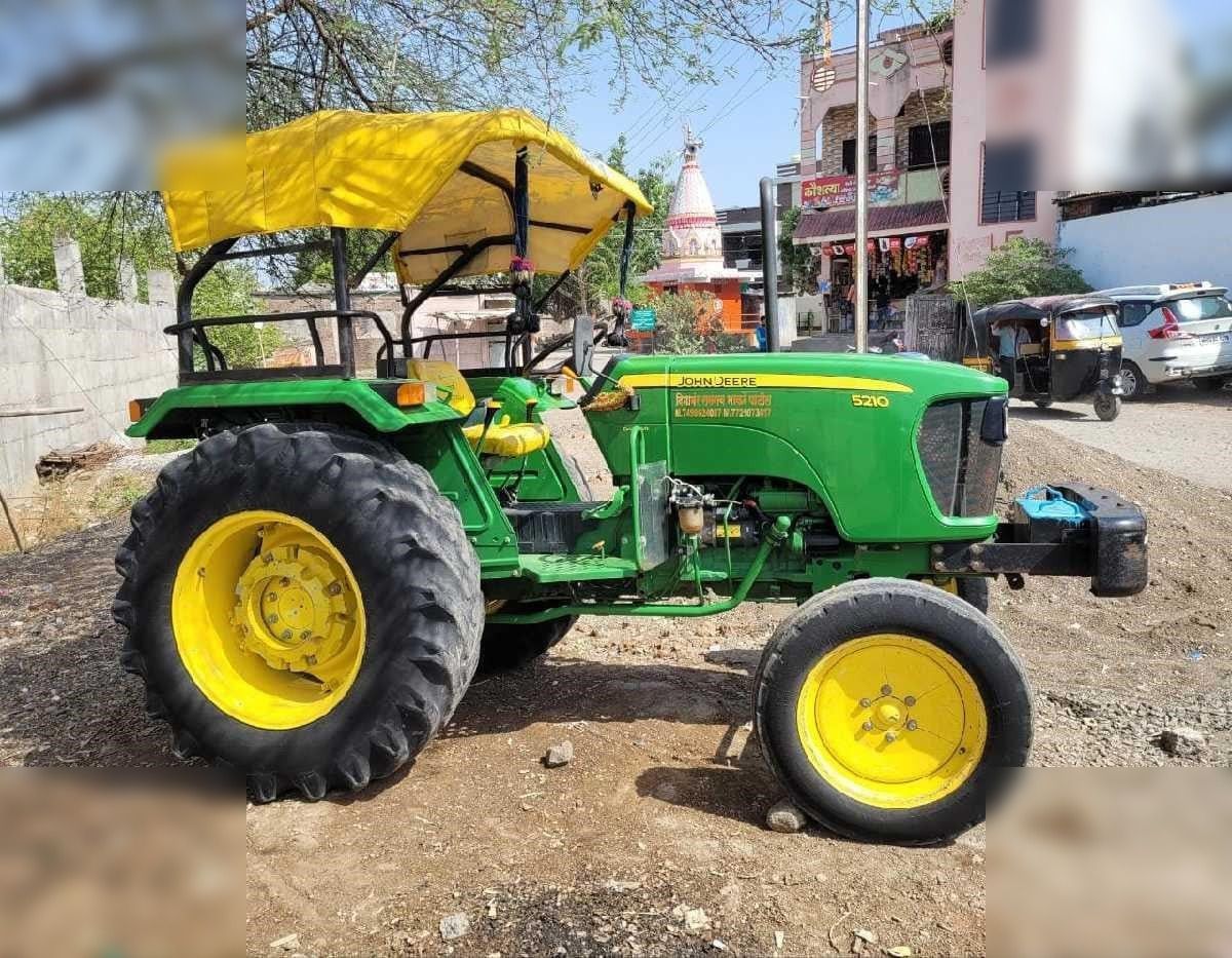 JOHN DEERE 5210 - Traktor: gambar 3 JOHN DEERE 5210 - Traktor: gambar 3