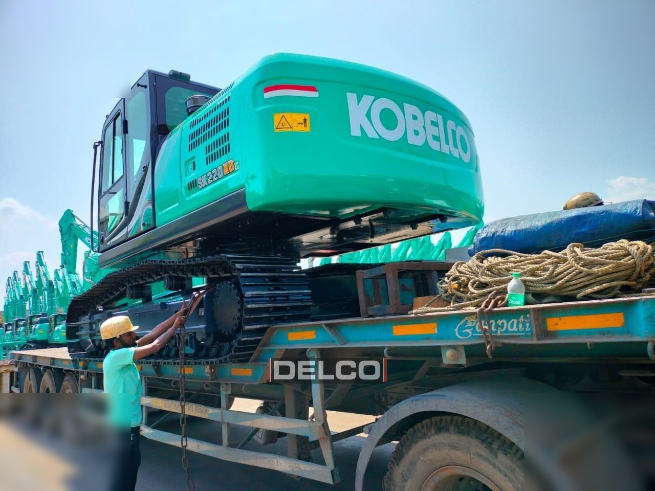 Ekskavator perayap baru KOBELCO SK220: gambar 13