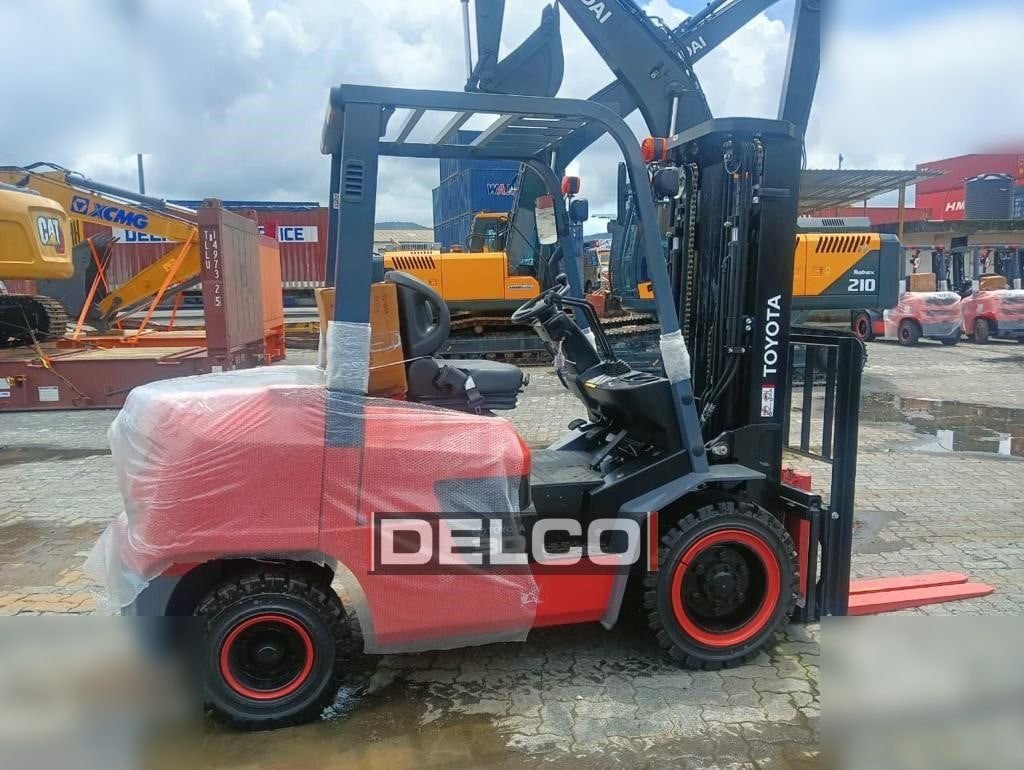 TOYOTA FDZN30 - Forklift: gambar 2 TOYOTA FDZN30 - Forklift: gambar 2