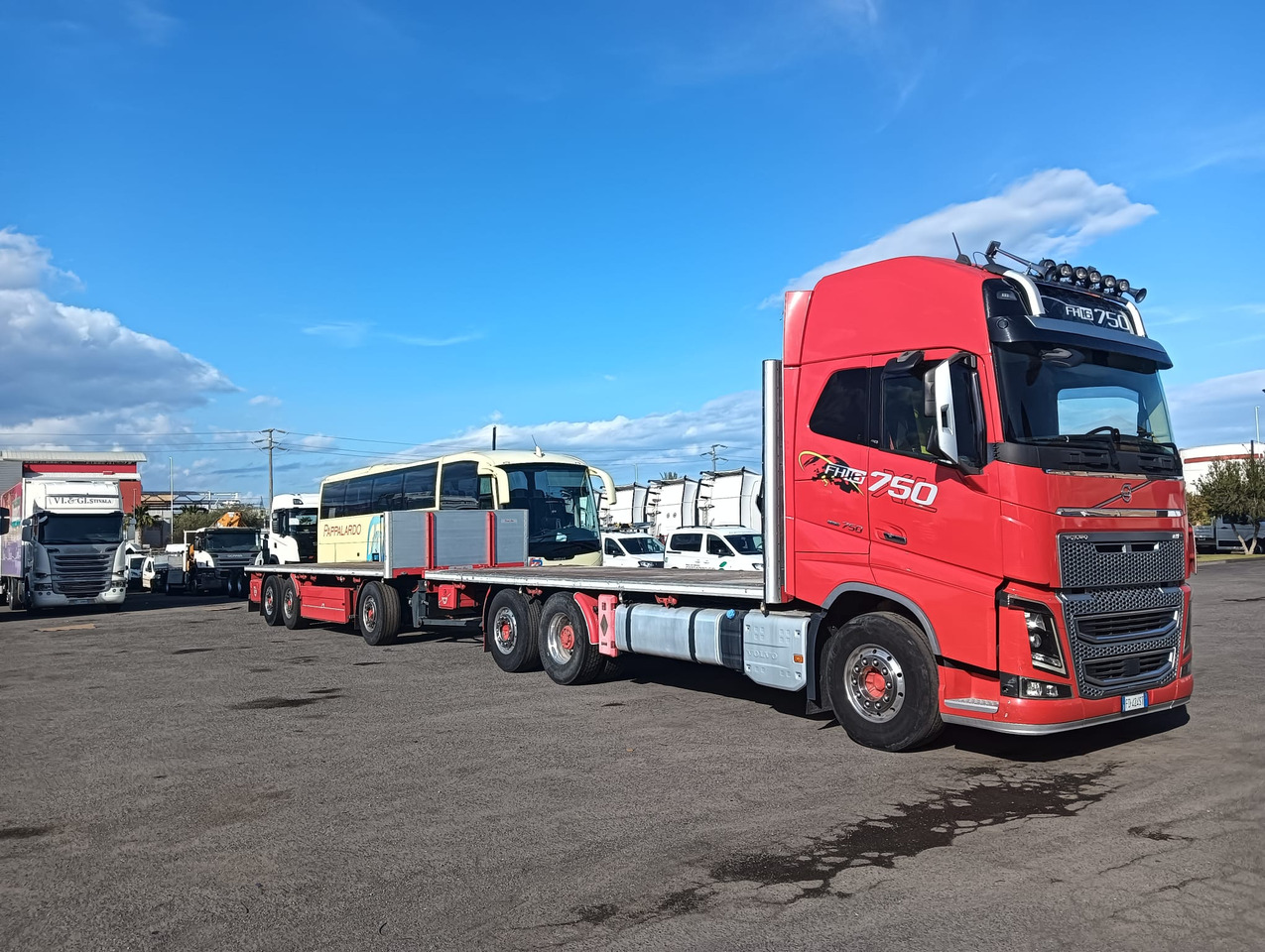 VOLVO FH16 750 - Truk flatbed: gambar 4 VOLVO FH16 750 - Truk flatbed: gambar 4