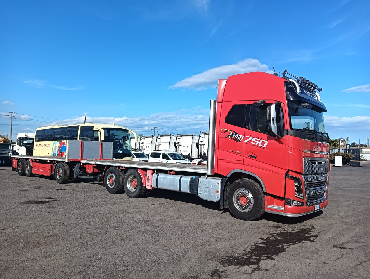 VOLVO FH16 750 - Truk flatbed: gambar 5 VOLVO FH16 750 - Truk flatbed: gambar 5