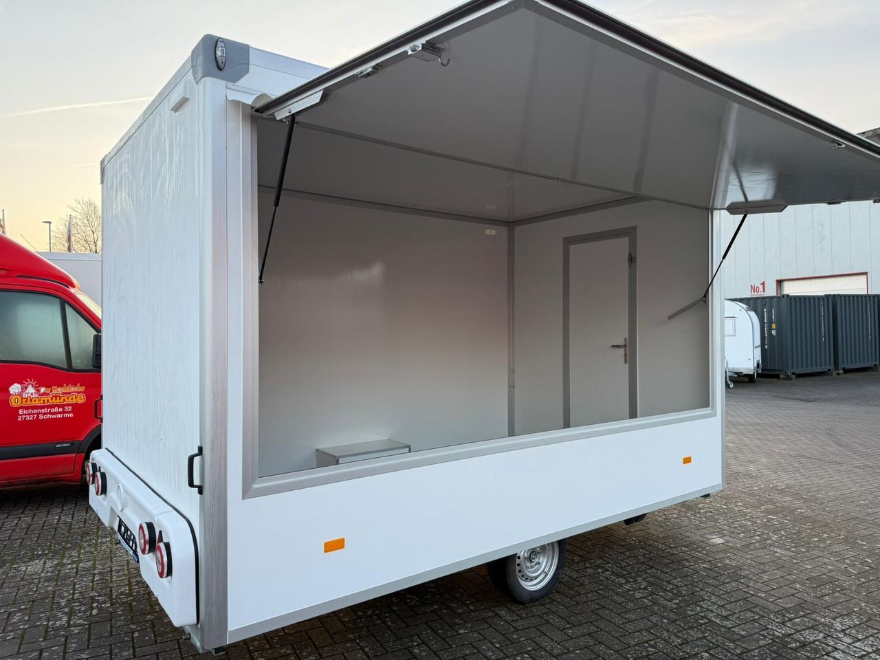 Esselmann Karello 3.8 - Trailer penjual: gambar 3 Esselmann Karello 3.8 - Trailer penjual: gambar 3