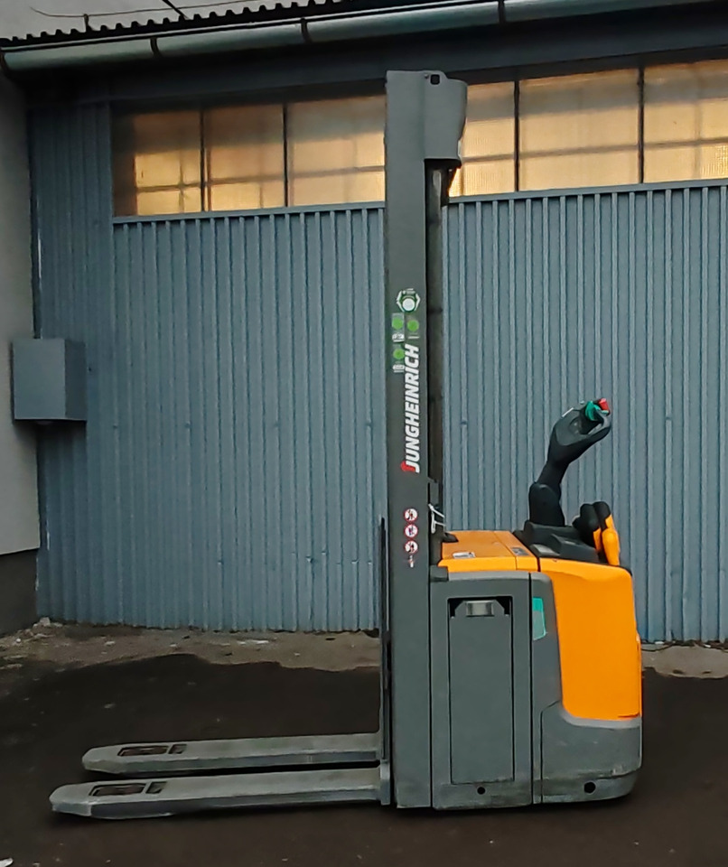 JUNGHEINRICH ERC 214z Li-ION 6m - Penumpuk: gambar 3 JUNGHEINRICH ERC 214z Li-ION 6m - Penumpuk: gambar 3