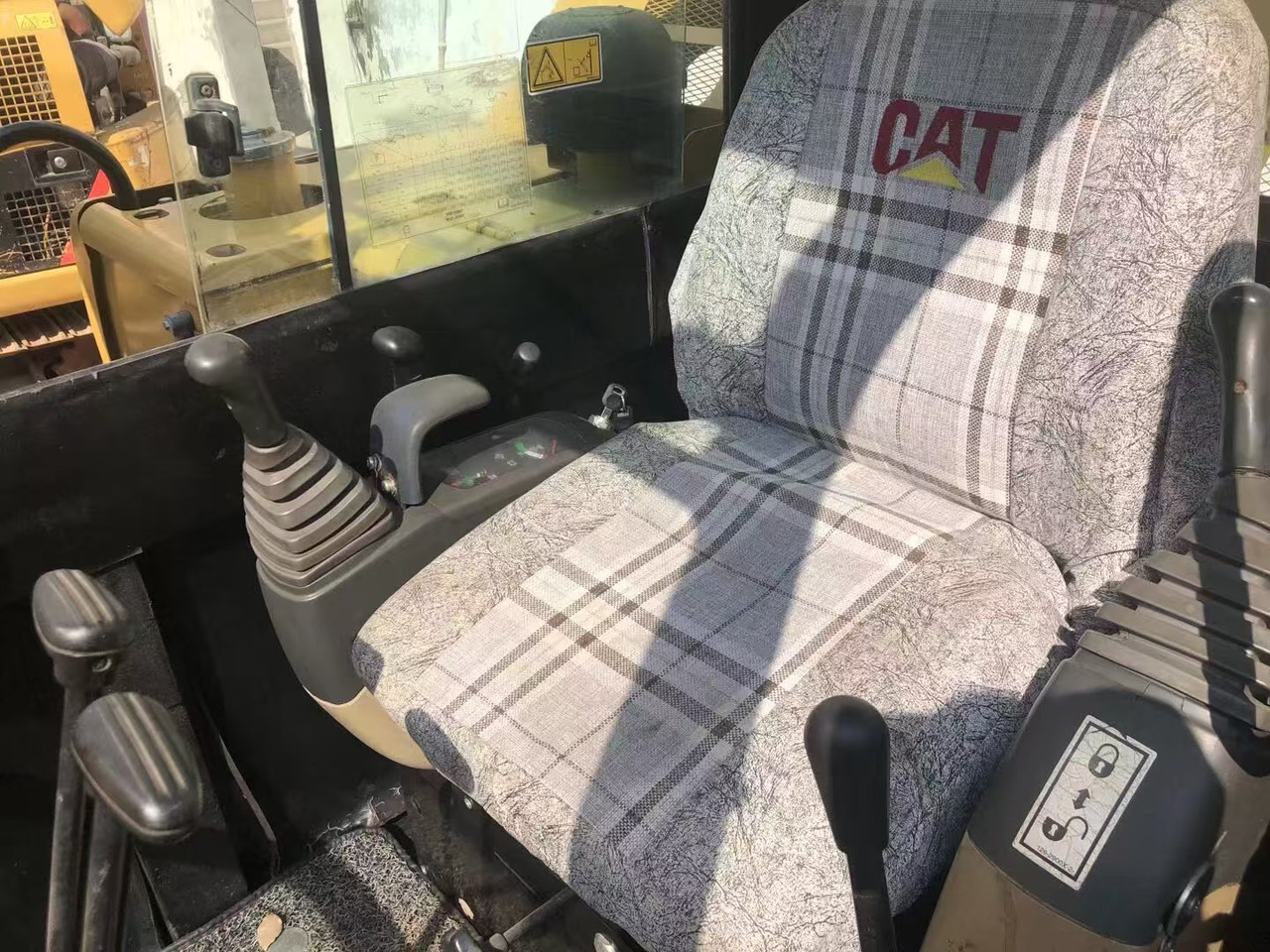 CAT 306D - Ekskavator perayap: gambar 3 CAT 306D - Ekskavator perayap: gambar 3