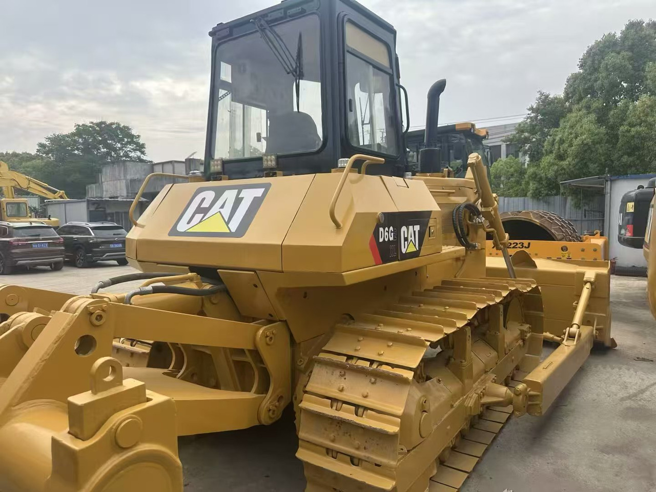 CAT D6G - Bulldozer: gambar 1 CAT D6G - Bulldozer: gambar 1