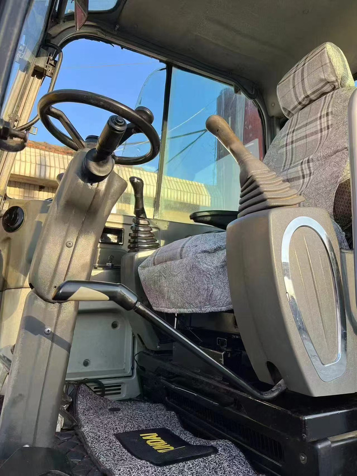 Huyndai 60W-7 - Ekskavator roda: gambar 4 Huyndai 60W-7 - Ekskavator roda: gambar 4