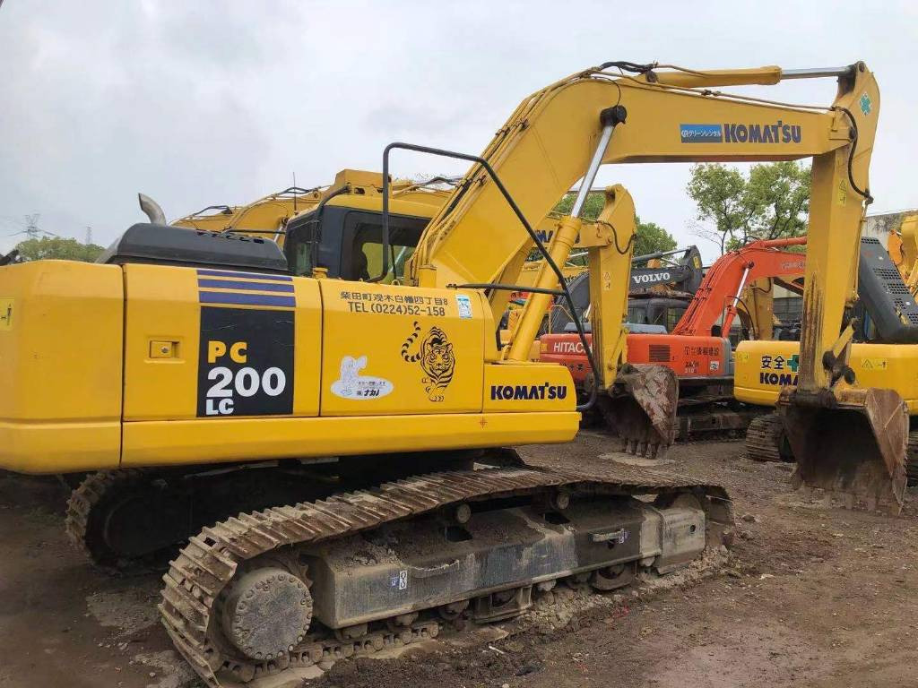 Komatsu PC200LC-7 - Ekskavator perayap: gambar 1 Komatsu PC200LC-7 - Ekskavator perayap: gambar 1
