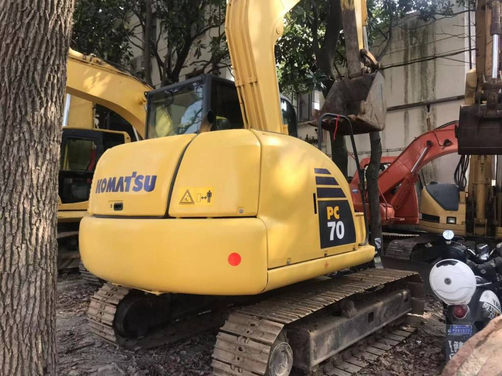 Komatsu PC70-8 - Ekskavator perayap: gambar 1 Komatsu PC70-8 - Ekskavator perayap: gambar 1