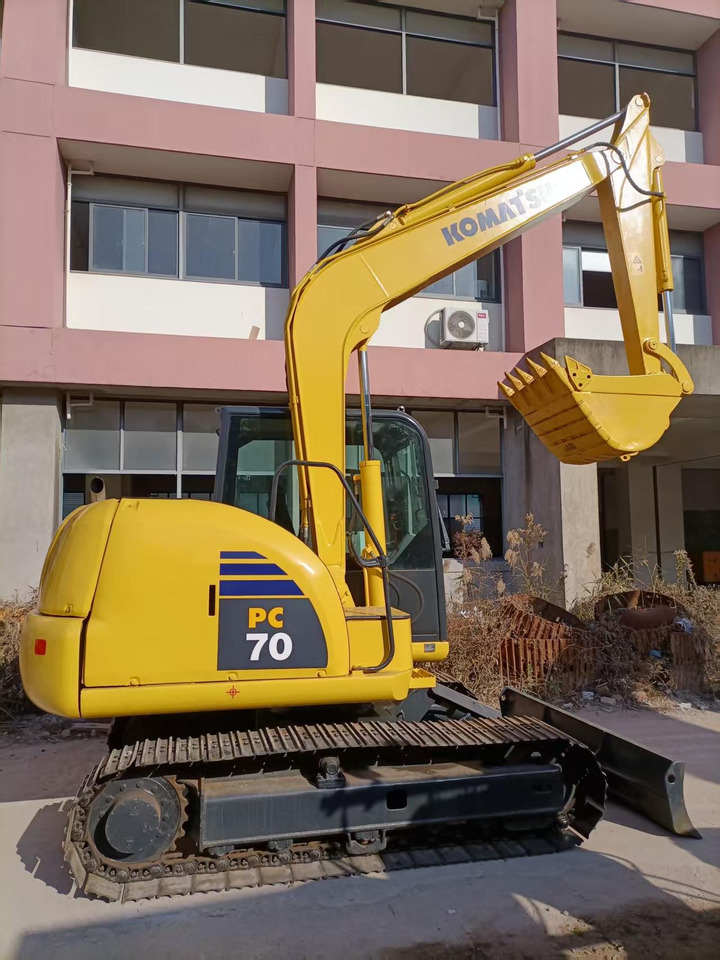 Komatsu PC70 - Ekskavator mini: gambar 1 Komatsu PC70 - Ekskavator mini: gambar 1