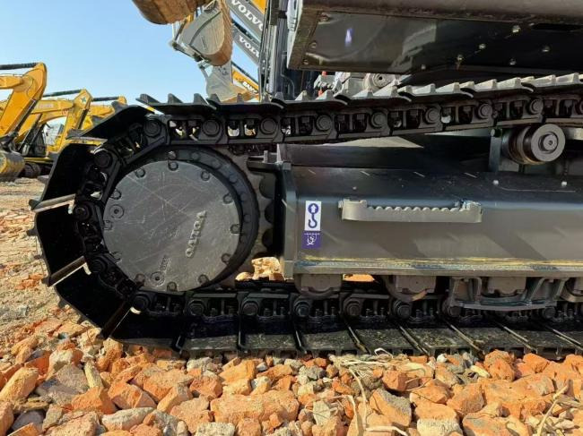 VOLVO EC240 - Ekskavator perayap: gambar 5 VOLVO EC240 - Ekskavator perayap: gambar 5