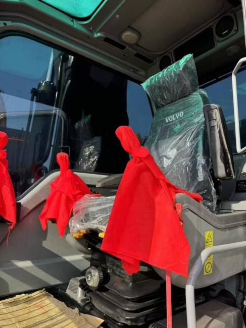 VOLVO EC240 - Ekskavator perayap: gambar 3 VOLVO EC240 - Ekskavator perayap: gambar 3