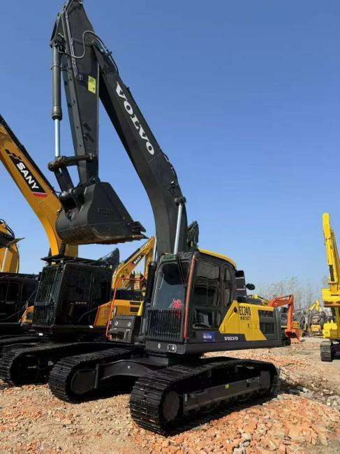 VOLVO EC240 - Ekskavator perayap: gambar 2 VOLVO EC240 - Ekskavator perayap: gambar 2