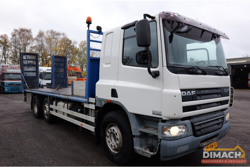DAF FAG CF 75 Oprijwagen met hydraulische kleppen 6x2*4 - airco - 16.150 KG - Truk sasis: gambar 4 DAF FAG CF 75 Oprijwagen met hydraulische kleppen 6x2*4 - airco - 16.150 KG - Truk sasis: gambar 4