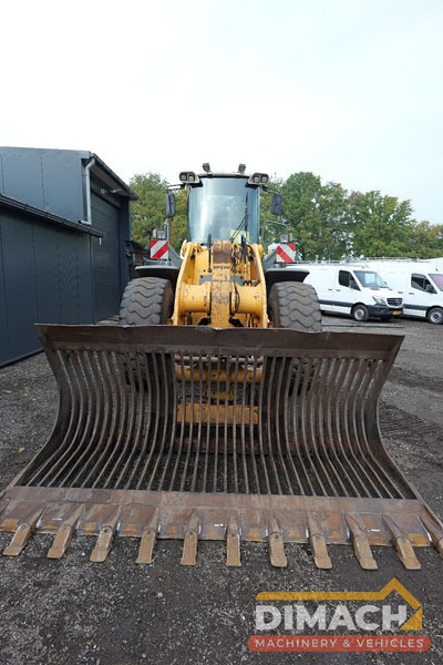 Liebherr L556 Like new!! Airco, quick coupler, skeleton bucket with teeths - Loader konstruksi: gambar 4 Liebherr L556 Like new!! Airco, quick coupler, skeleton bucket with teeths - Loader konstruksi: gambar 4