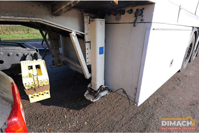 M.C. Machines MCM Cementdekvloeren oplegger 2 assen gestuurd - afstandbediening chape cement mortel screed mortart estrich concrete floors - Trailer: gambar 2 M.C. Machines MCM Cementdekvloeren oplegger 2 assen gestuurd - afstandbediening chape cement mortel screed mortart estrich concrete floors - Trailer: gambar 2