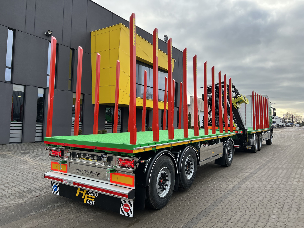 Hydrofast Przyczepa platforma 3 osiowa do przewozu drewna / 3-axle platform trailer for timber transport - Trailer flatbed: gambar 2 Hydrofast Przyczepa platforma 3 osiowa do przewozu drewna / 3-axle platform trailer for timber transport - Trailer flatbed: gambar 2