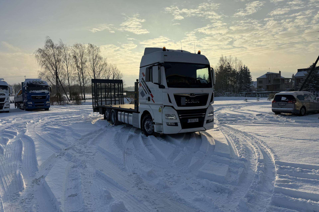 MAN TGX 26.420 - Truk pengangkut mobil: gambar 2 MAN TGX 26.420 - Truk pengangkut mobil: gambar 2