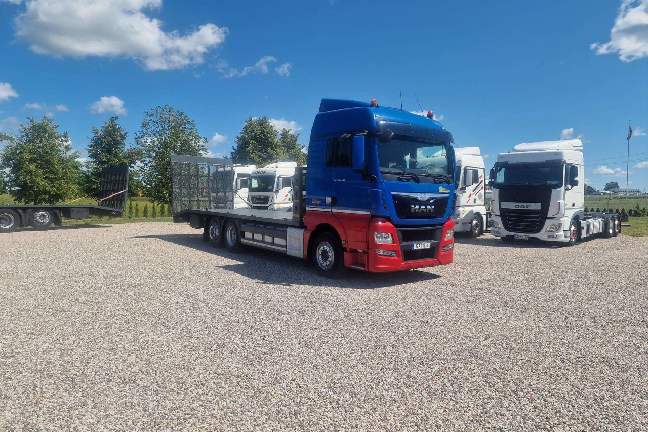 MAN TGX 26.440 - Truk pengangkut mobil: gambar 1 MAN TGX 26.440 - Truk pengangkut mobil: gambar 1