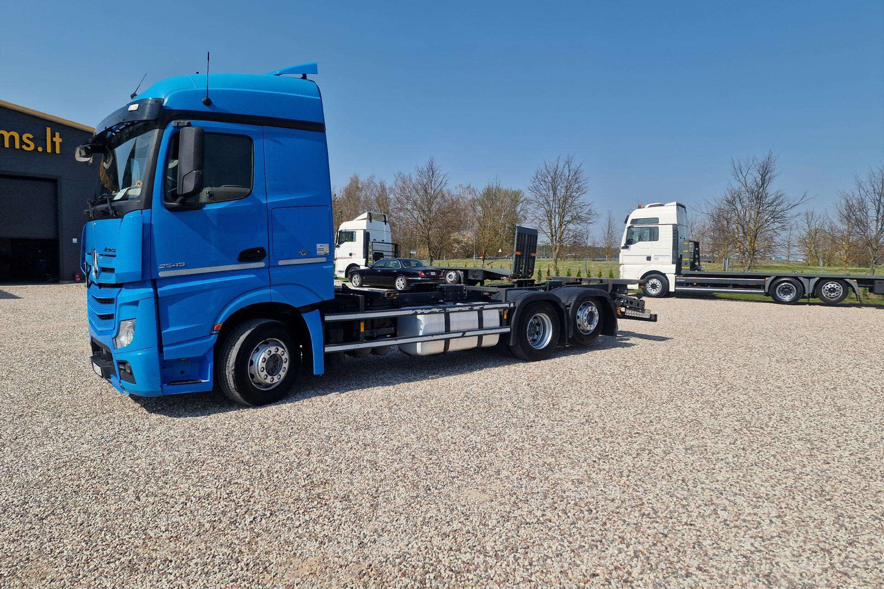 Mercedes-Benz Actros 2543 - Pengangkut kontainer/ Container truck: gambar 3 Mercedes-Benz Actros 2543 - Pengangkut kontainer/ Container truck: gambar 3