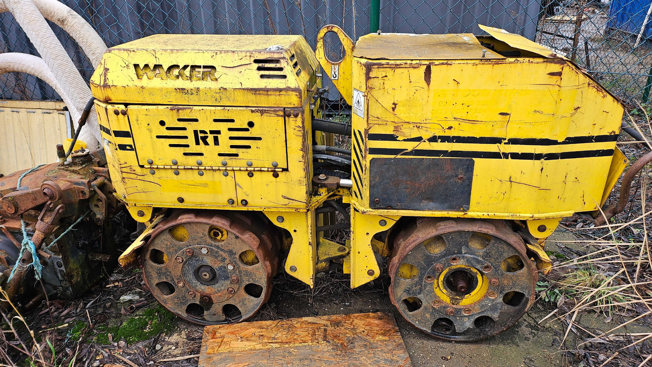 Walec WACKER RT820 silnik kręci ale nie odpala - Roller mini: gambar 1 Walec WACKER RT820 silnik kręci ale nie odpala - Roller mini: gambar 1