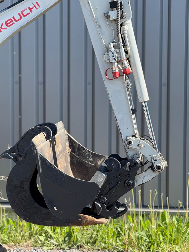 Takeuchi TB216 - Ekskavator mini: gambar 4 Takeuchi TB216 - Ekskavator mini: gambar 4