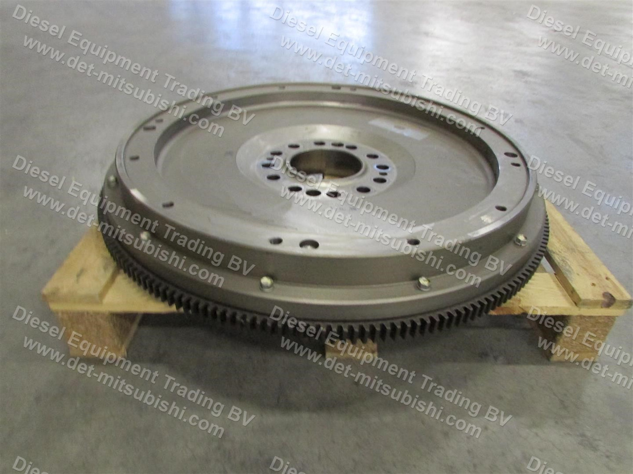 Mitsubsihi FLYWHEEL ASM; CRANKSHAFT Z=193 S12R,S16R 3772100061 - Roda gila untuk Genset: gambar 2 Mitsubsihi FLYWHEEL ASM; CRANKSHAFT Z=193 S12R,S16R 3772100061 - Roda gila untuk Genset: gambar 2
