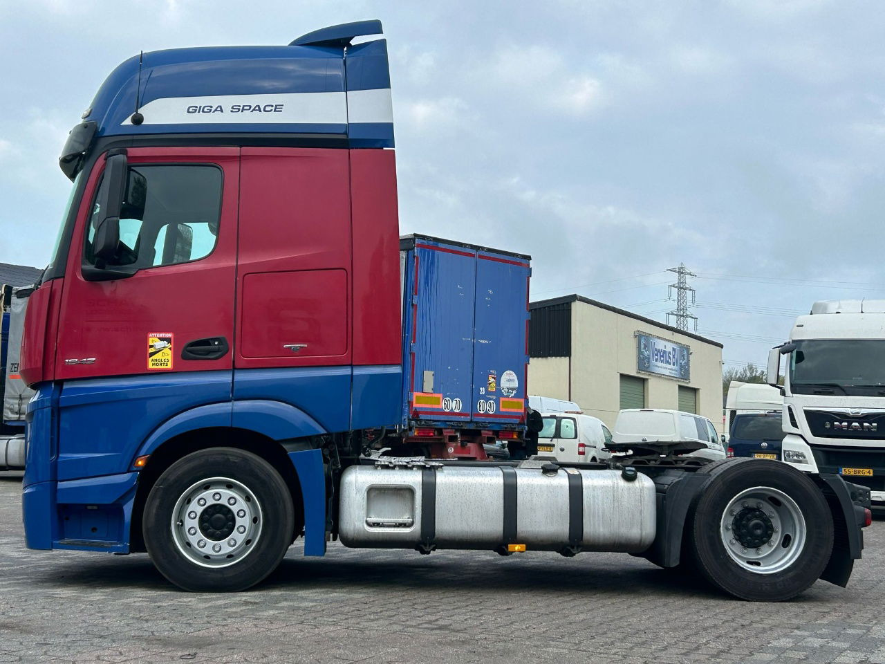 Mercedes-Benz Actros Euro 6 / BJ. 2015 / APK - Tractor head: gambar 4 Mercedes-Benz Actros Euro 6 / BJ. 2015 / APK - Tractor head: gambar 4