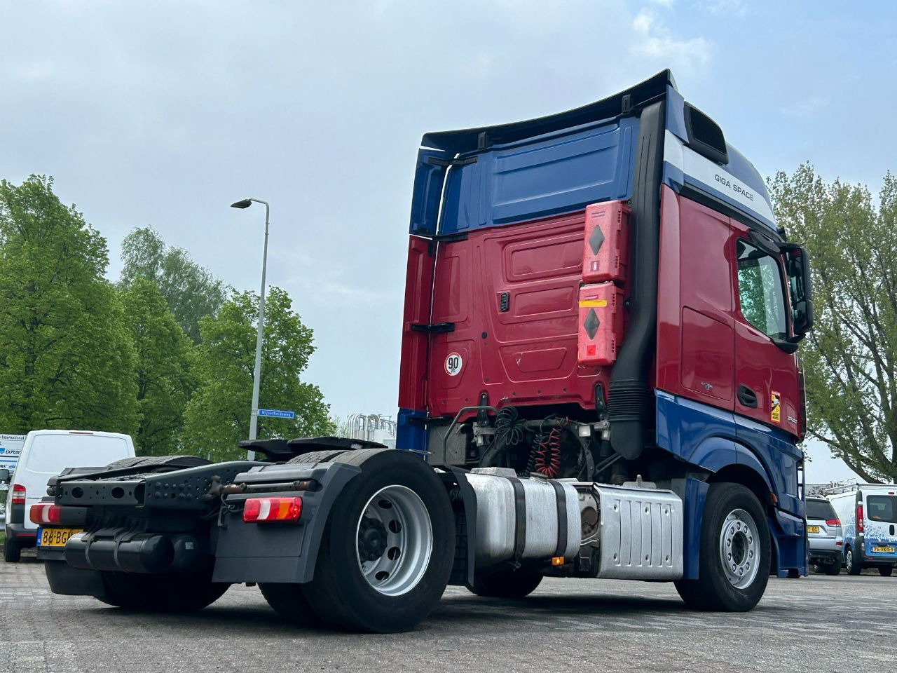 Mercedes-Benz Actros Euro 6 / BJ. 2015 / APK - Tractor head: gambar 3 Mercedes-Benz Actros Euro 6 / BJ. 2015 / APK - Tractor head: gambar 3