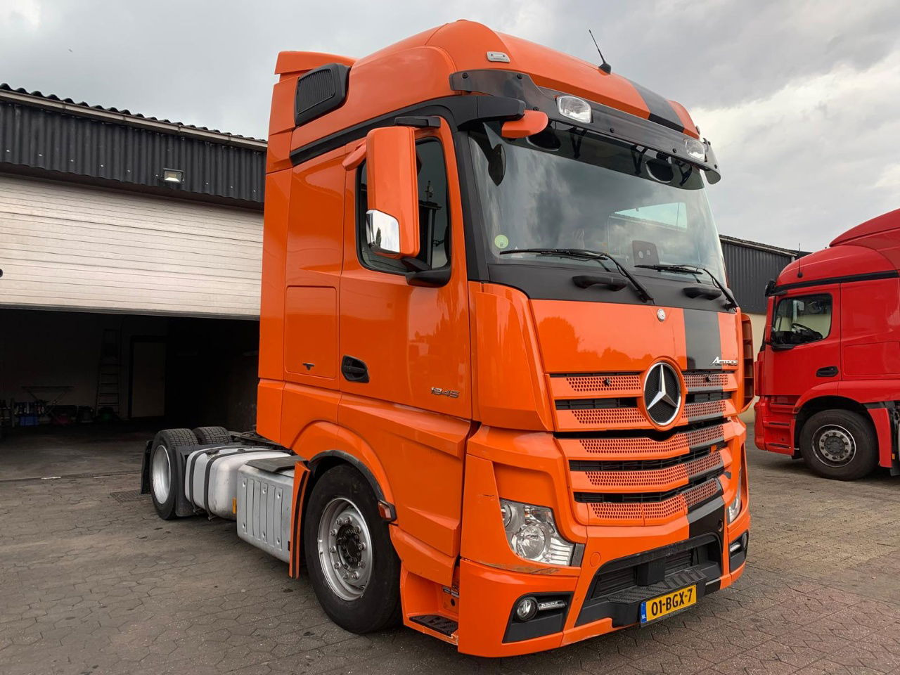 Mercedes-Benz Actros Trekker te huur / Euro 6 / 595 per week / Direct afhaalbaar - Tractor head: gambar 1 Mercedes-Benz Actros Trekker te huur / Euro 6 / 595 per week / Direct afhaalbaar - Tractor head: gambar 1