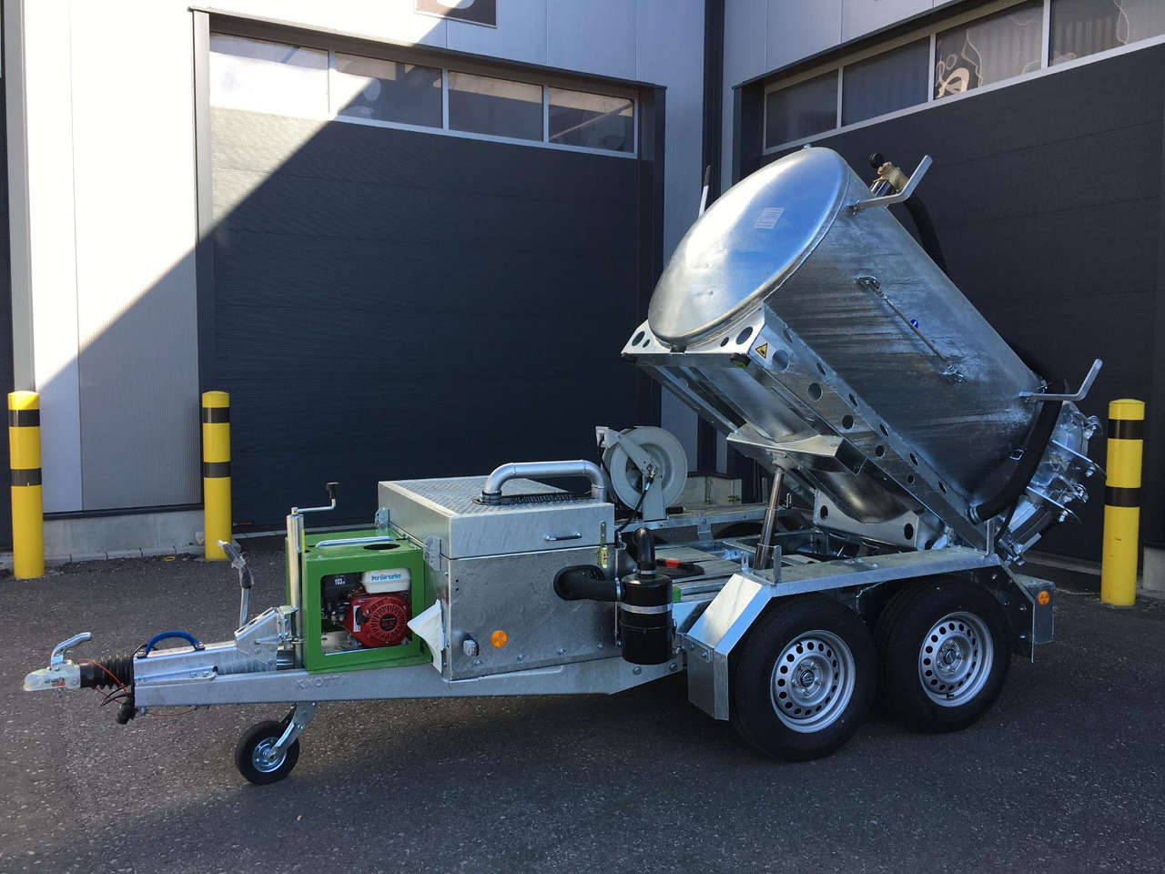 M-Vac 1,8m³ *Kippbar* Vakuum-Saugsystem / Saugfass / Sauganhänger / Saughänger M-Vac Reinigungskit - Truk vakum: gambar 3 M-Vac 1,8m³ *Kippbar* Vakuum-Saugsystem / Saugfass / Sauganhänger / Saughänger M-Vac Reinigungskit - Truk vakum: gambar 3