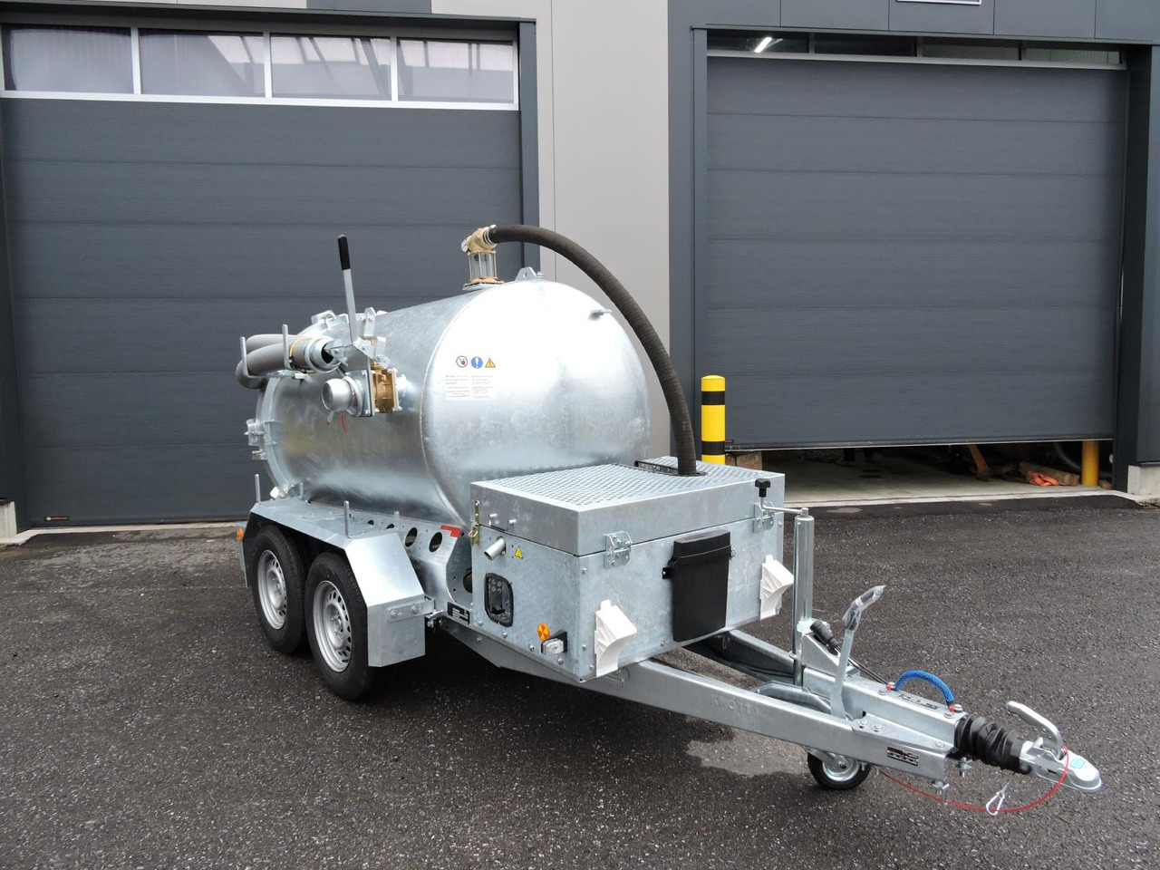 Vacuum system1500l / M-Vac 2000 - Truk vakum: gambar 2 Vacuum system1500l / M-Vac 2000 - Truk vakum: gambar 2