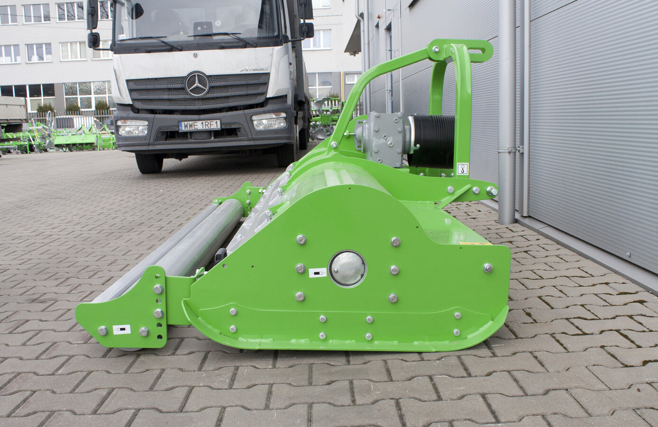 BOMET Schlegelmäher / Flail mower / Faucheuse à fléaux / Kosiarka bijakowa 2,8 m - Mesin pemotong chopper: gambar 5 BOMET Schlegelmäher / Flail mower / Faucheuse à fléaux / Kosiarka bijakowa 2,8 m - Mesin pemotong chopper: gambar 5