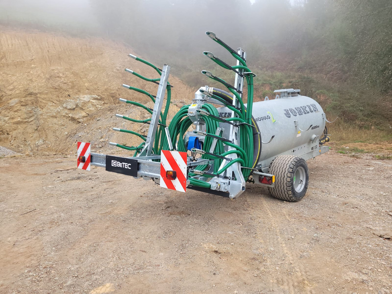 BeTEC Gülleinjektor / Slurry injector / Injecteur / Applicatore / Aplicador de manguera / Шланговый аппликатор / Aplikator 6 m - Injektor bubur: gambar 1 BeTEC Gülleinjektor / Slurry injector / Injecteur / Applicatore / Aplicador de manguera / Шланговый аппликатор / Aplikator 6 m - Injektor bubur: gambar 1