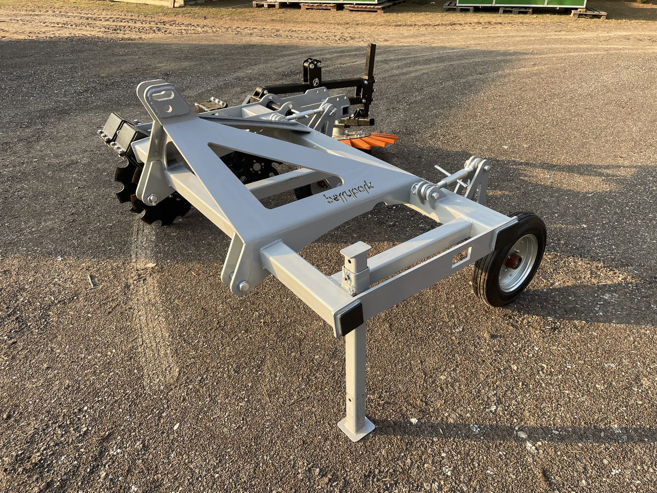 Berrypark Roll- und Fingerhacke / Orchard Weeder / Sarcleuse arboricole / Pielnik sadowniczy - Petani: gambar 1 Berrypark Roll- und Fingerhacke / Orchard Weeder / Sarcleuse arboricole / Pielnik sadowniczy - Petani: gambar 1