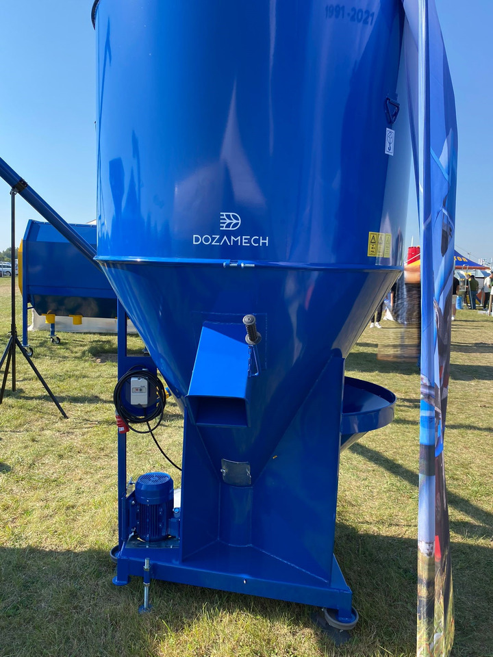 Dozamech Getreidemischanlage / Feed mixer / Melangeuse de fourrage / Miscelatore di mangime / Кормосмеситель / Mieszalnik H-033/2 1000 kg - Peralatan ternak: gambar 5 Dozamech Getreidemischanlage / Feed mixer / Melangeuse de fourrage / Miscelatore di mangime / Кормосмеситель / Mieszalnik H-033/2 1000 kg - Peralatan ternak: gambar 5