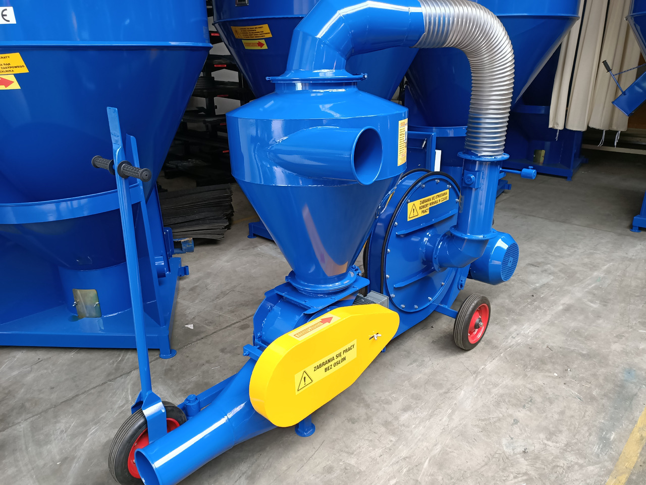 Dozamech Saug-Druckgebläse / Suction and pressure blower / Suceuse à grains / Trasportatore / Пневматический вдуватель / Dmuchawa ssąco-tłocząca T-420 - Konveyor: gambar 1 Dozamech Saug-Druckgebläse / Suction and pressure blower / Suceuse à grains / Trasportatore / Пневматический вдуватель / Dmuchawa ssąco-tłocząca T-420 - Konveyor: gambar 1