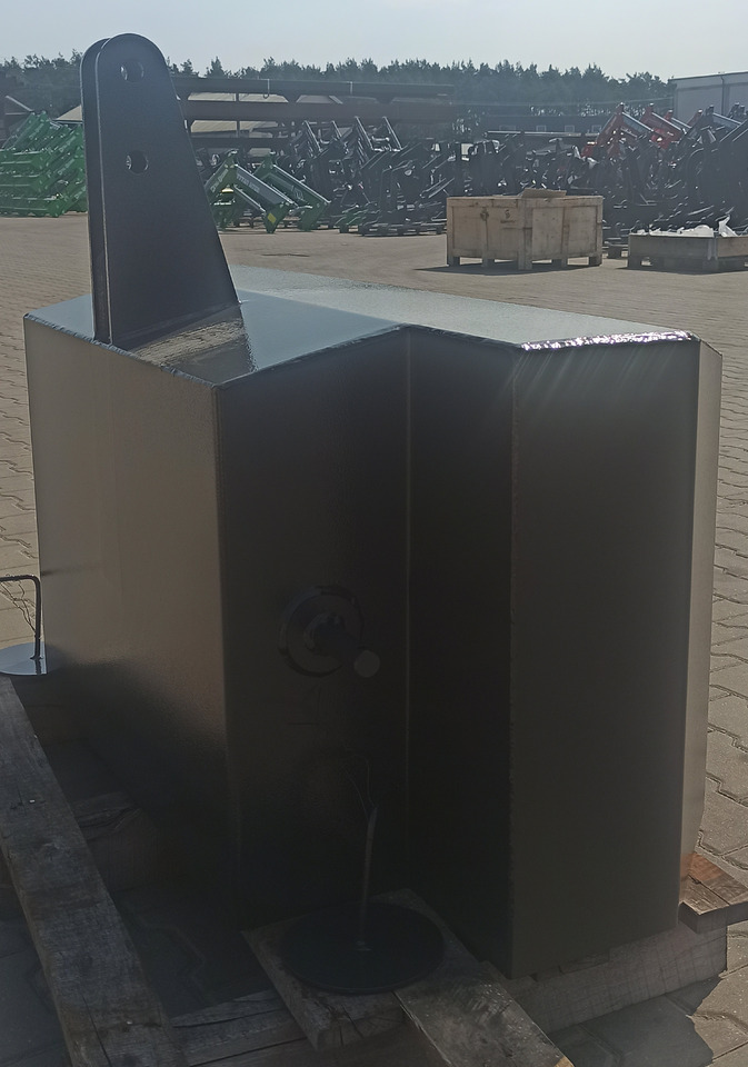 METAL-TECHNIK Betongewicht / Ballast / Masse / Zavorra / Утяжелитель / Obciążnik 800 kg - Counterweight untuk Traktor: gambar 4 METAL-TECHNIK Betongewicht / Ballast / Masse / Zavorra / Утяжелитель / Obciążnik 800 kg - Counterweight untuk Traktor: gambar 4