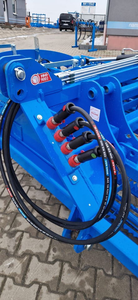 Namyslo Saatbettbereitung / Seedbed preparation / Combiné de préparation / Sembradora / Посевной агрегат / Agregat uprawowy 5 m - Petani: gambar 5 Namyslo Saatbettbereitung / Seedbed preparation / Combiné de préparation / Sembradora / Посевной агрегат / Agregat uprawowy 5 m - Petani: gambar 5