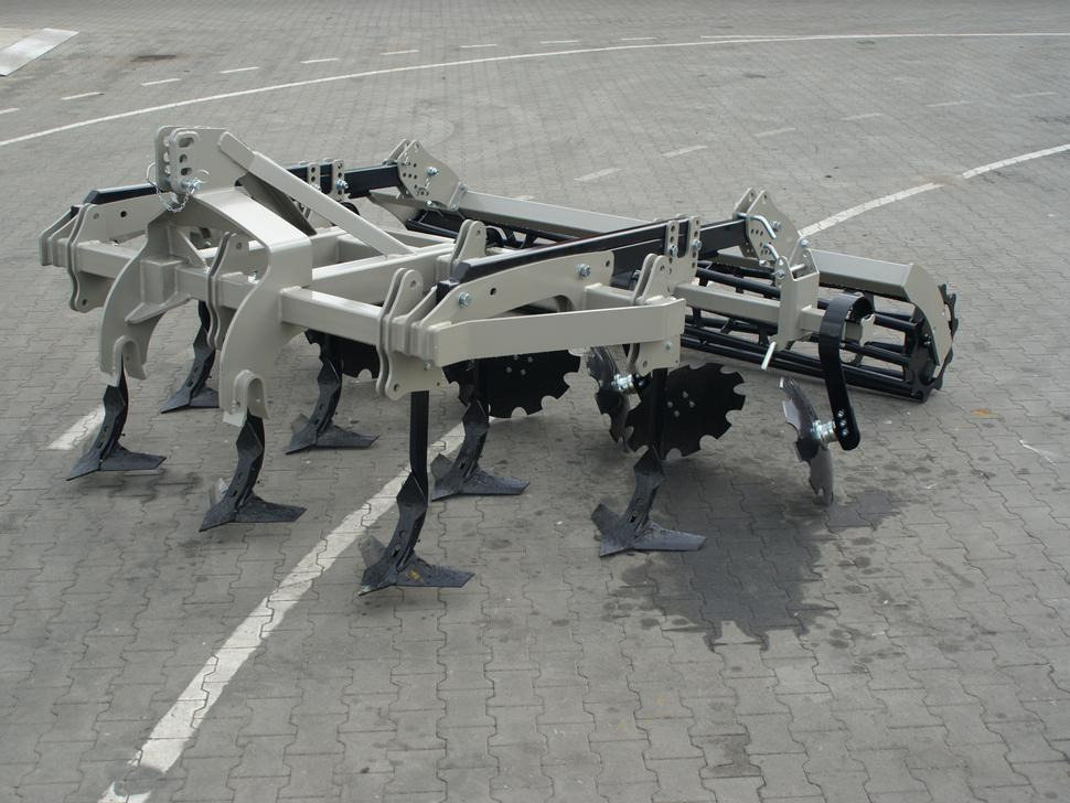 ROLEX Flügelschargrubber / Stubble cultivator / Dechaumeur à dents / Aratri stoppiatori / Стерневой культиватор / Agregat podorywkowy 3 m - Petani: gambar 1 ROLEX Flügelschargrubber / Stubble cultivator / Dechaumeur à dents / Aratri stoppiatori / Стерневой культиватор / Agregat podorywkowy 3 m - Petani: gambar 1