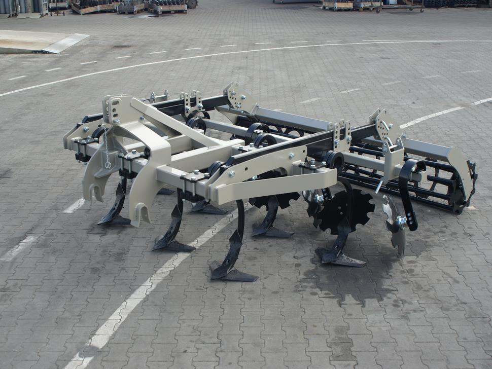 ROLEX Flügelschargrubber / Stubble cultivator / Dechaumeur à dents / Стерневой культиватор / Agregat podorywkowy 3 m - Petani: gambar 1 ROLEX Flügelschargrubber / Stubble cultivator / Dechaumeur à dents / Стерневой культиватор / Agregat podorywkowy 3 m - Petani: gambar 1
