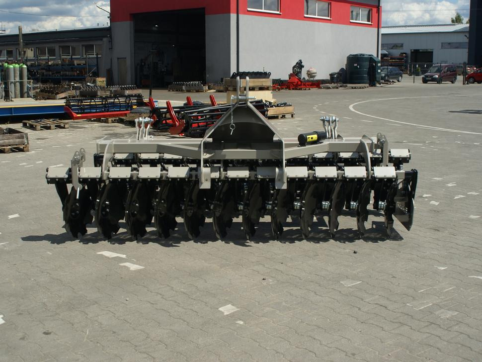 ROLEX Scheibenegge / Disc harrow / Dechaumeur à disques / Erpice a dischi / Дисковая борона / Brona talerzowa 3 m - Garu cakram: gambar 3 ROLEX Scheibenegge / Disc harrow / Dechaumeur à disques / Erpice a dischi / Дисковая борона / Brona talerzowa 3 m - Garu cakram: gambar 3