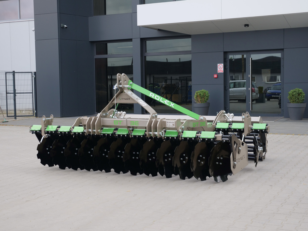 ROLEX Scheibenegge / Discs harrow / Dechaumeur à disques / Erpice a dischi / Grada de discos / Дисковая борона / Brona talerzowa 3 m - Garu cakram: gambar 1 ROLEX Scheibenegge / Discs harrow / Dechaumeur à disques / Erpice a dischi / Grada de discos / Дисковая борона / Brona talerzowa 3 m - Garu cakram: gambar 1
