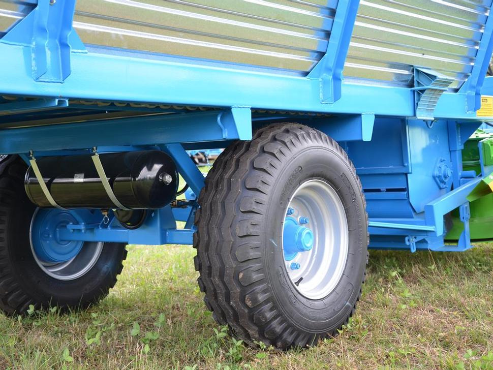 ZAMET Mähladewagen / Green forage mower / Remorque autochargeuse / Autocaricante / Самозагружающийся прицеп с косилкой / Przyczepa samozaładowcza z kosiarką bebnową T635 - Keranjang pemuatan sendiri: gambar 3 ZAMET Mähladewagen / Green forage mower / Remorque autochargeuse / Autocaricante / Самозагружающийся прицеп с косилкой / Przyczepa samozaładowcza z kosiarką bebnową T635 - Keranjang pemuatan sendiri: gambar 3