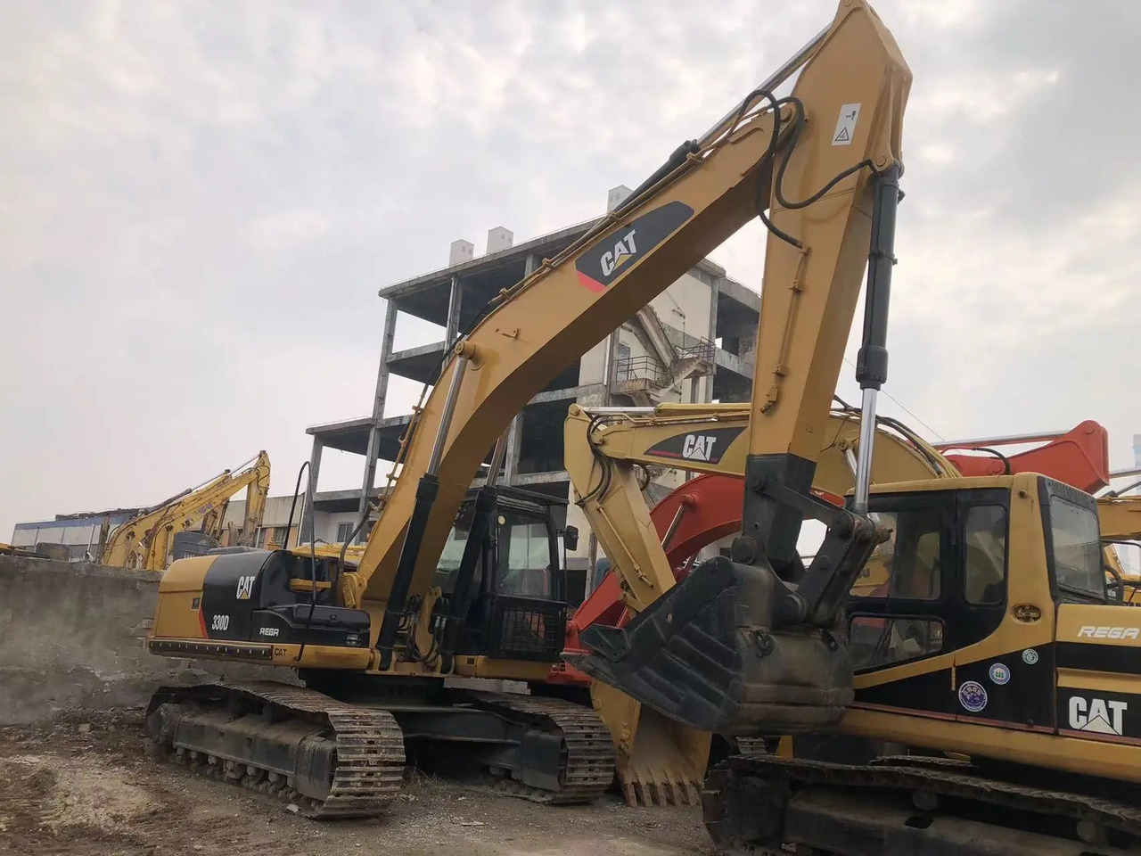 CATERPILLAR 330D - Ekskavator perayap: gambar 2 CATERPILLAR 330D - Ekskavator perayap: gambar 2