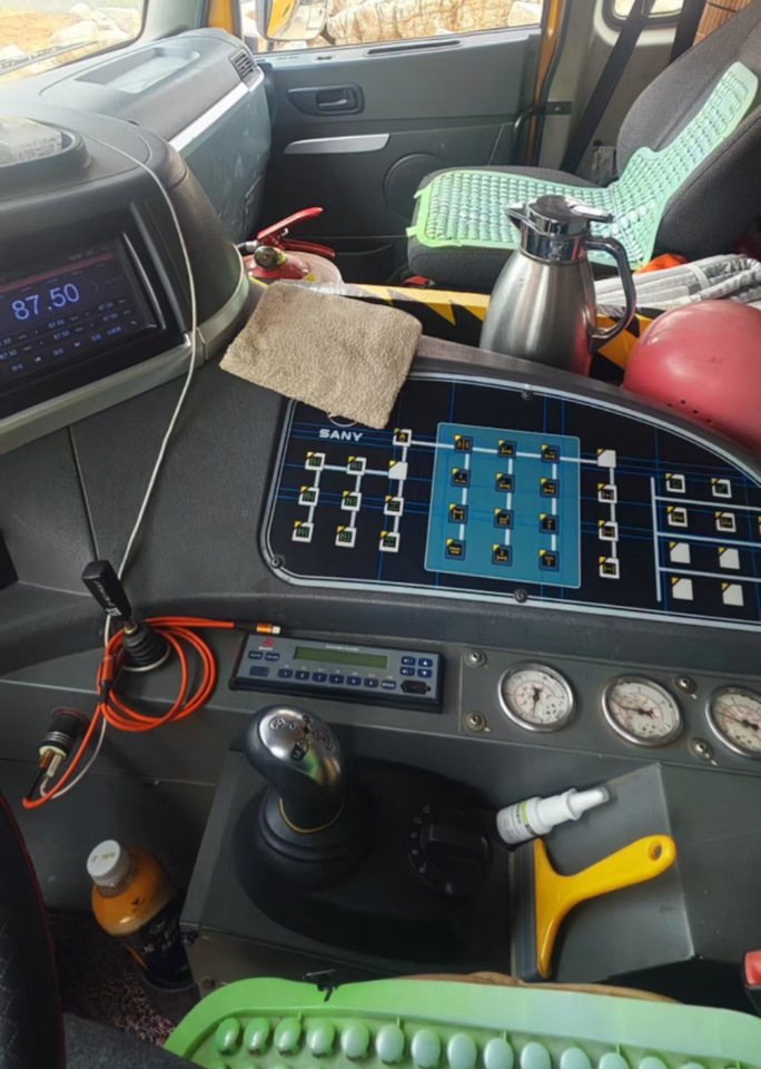 SANY STC1300 - Derek bergerak: gambar 4 SANY STC1300 - Derek bergerak: gambar 4