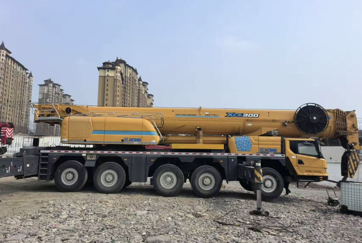 XCMG XCA220 - Derek semua medan: gambar 2 XCMG XCA220 - Derek semua medan: gambar 2