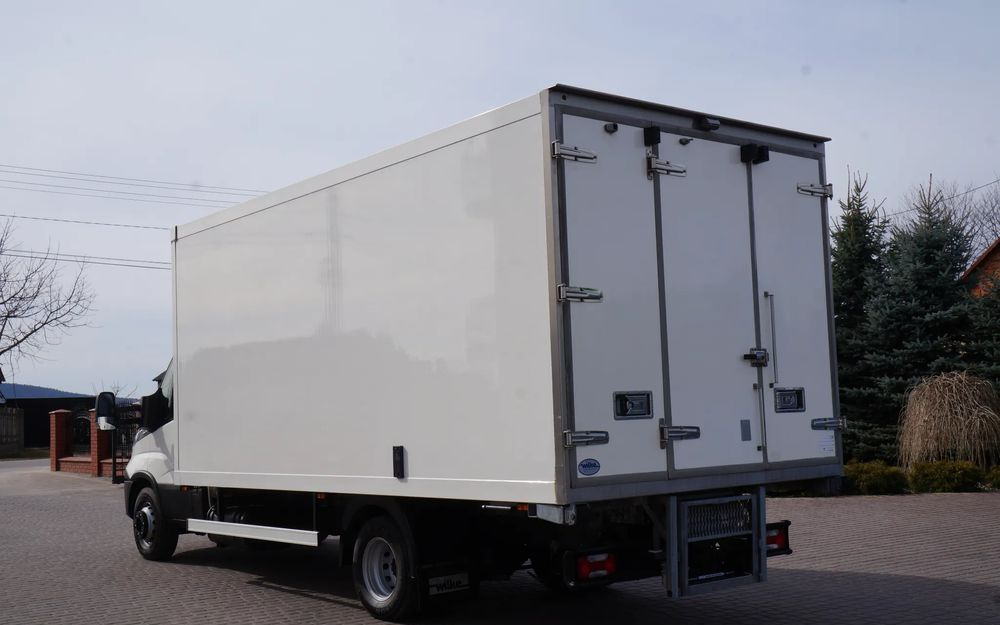 Iveco DAILY 70c17 CHŁODNIA 5 m Thermo king V-500 MAX Wzorowy Stan - Truk berpendingin: gambar 4 Iveco DAILY 70c17 CHŁODNIA 5 m Thermo king V-500 MAX Wzorowy Stan - Truk berpendingin: gambar 4