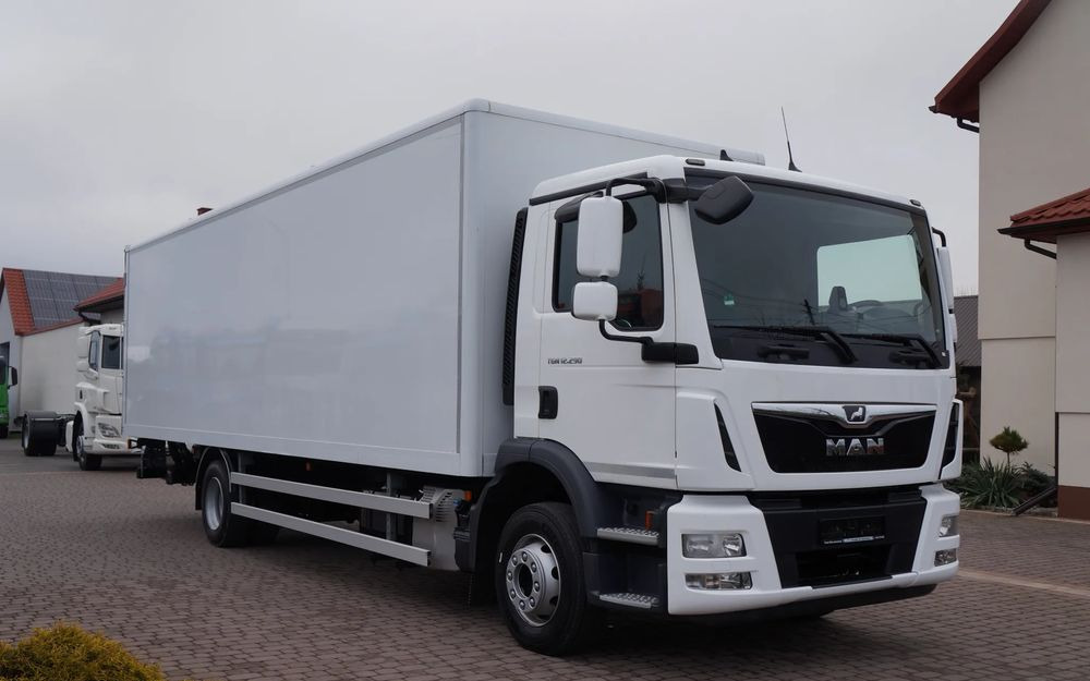 MAN TGM 12.290 / 15.290 EURO 6 KONTENER 20 PALET WINDA - Truk box: gambar 2 MAN TGM 12.290 / 15.290 EURO 6 KONTENER 20 PALET WINDA - Truk box: gambar 2