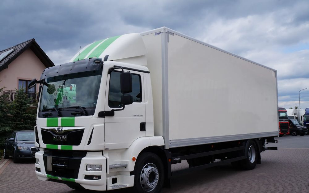 MAN TGM 18.250 / 18.290 EURO 6 KONTENER 19 PALET ŁAD. 9800 KG WINDA - Truk box: gambar 3 MAN TGM 18.250 / 18.290 EURO 6 KONTENER 19 PALET ŁAD. 9800 KG WINDA - Truk box: gambar 3